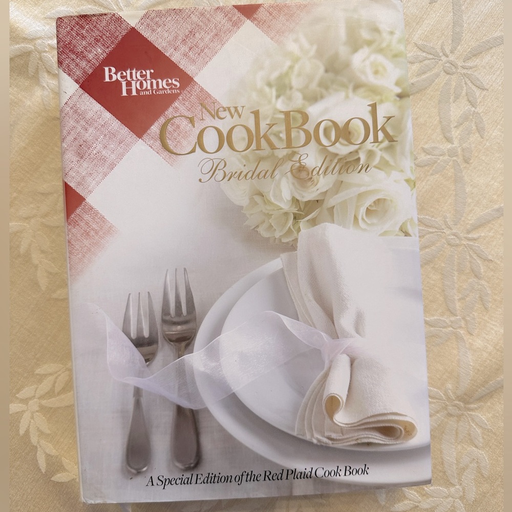 PERFECT GIFT IDEA! Better Homes and Gardens New CookBook Bridal Edition
